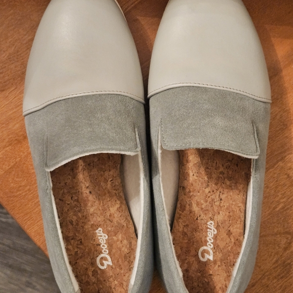 New With Tags Dooeys Slip-On Shoes - Picture 2 of 2